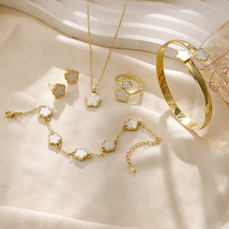 Clover Jewelry Suit